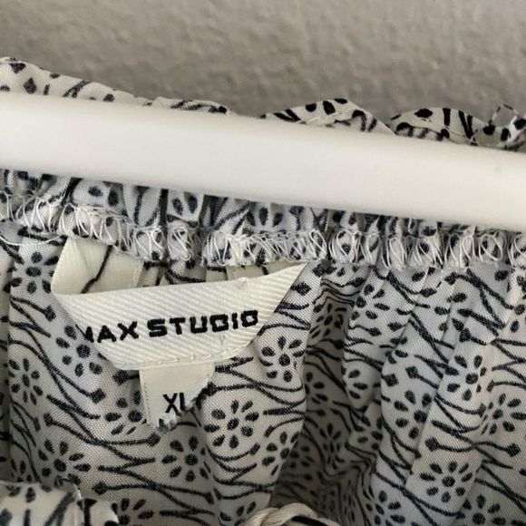 Max Studio Ladies XL Rayon white & Black Blouse 👚 - Picture 3 of 5